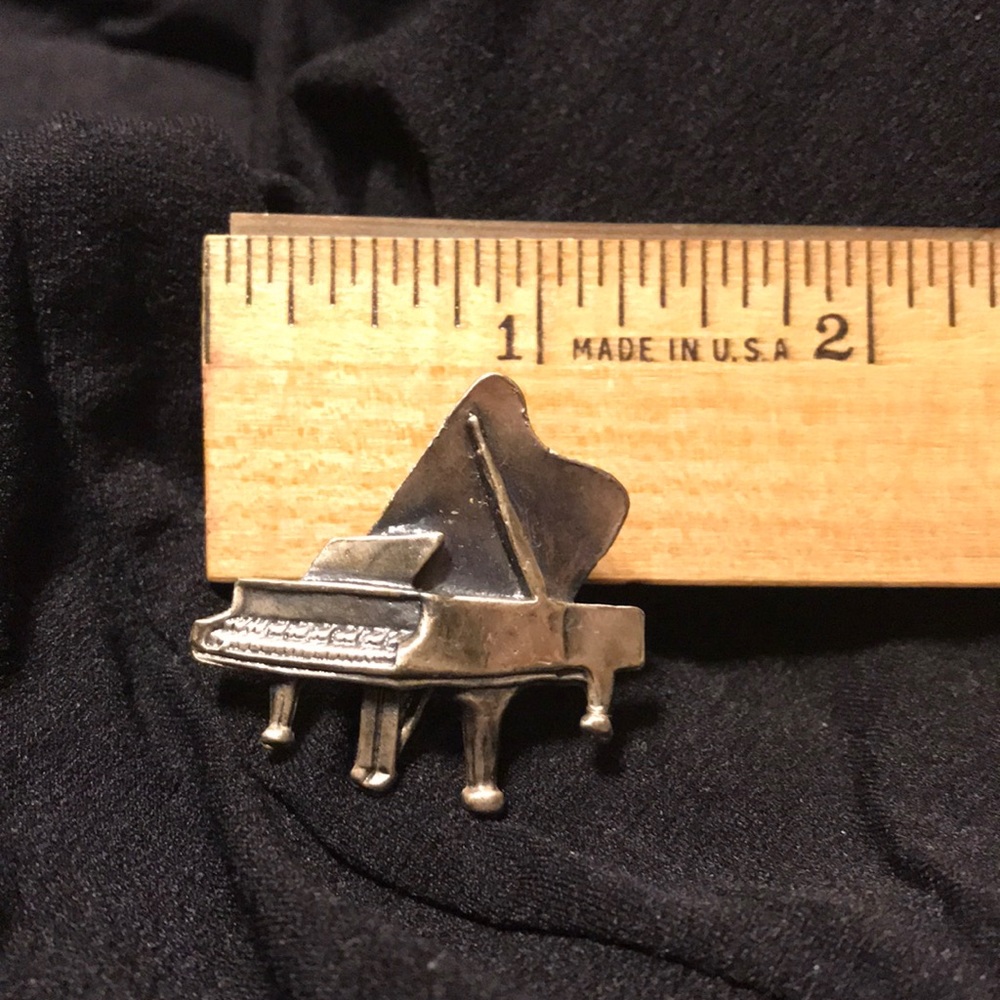 Grand Piano Pin - Picture 3 of 4